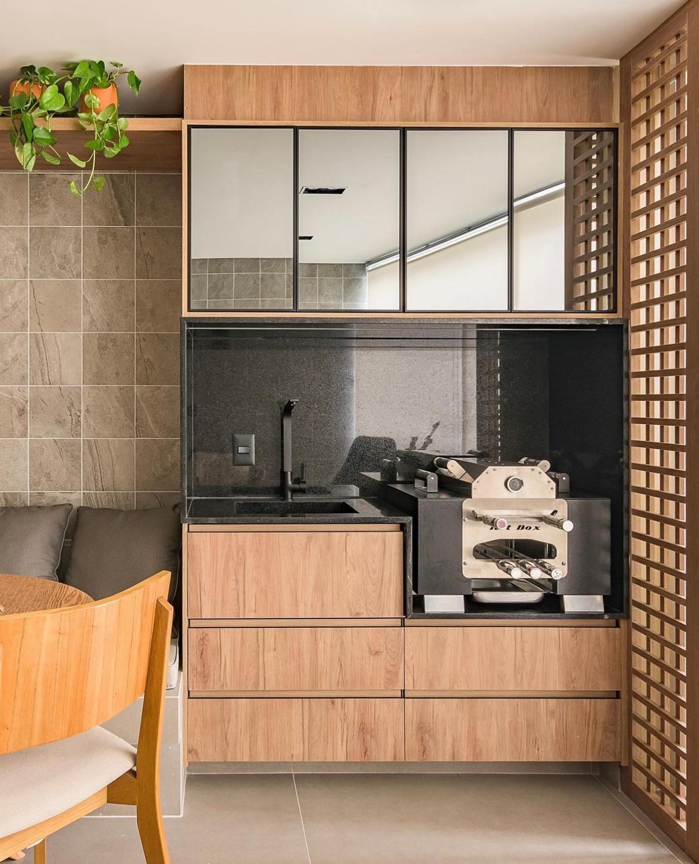 CHURRASQUEIRA A CARVÃO ECOLÓGICA E SEM FUMAÇA